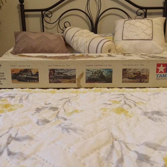 Tamiya German Hanomag Sdkfz251/1 w/t 9 Figures 1/35 Complete - Picture 5 of 6